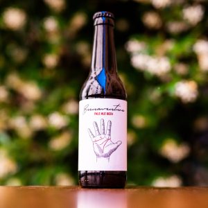 Buenaventura Cerveza Artesana pale ale Dorado intenso, como el sol de verano ☀️, con reflejos cobrizos que hipnotizan.